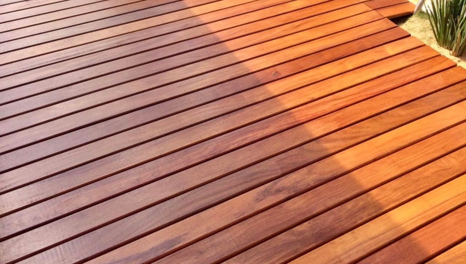 Deck de madeira